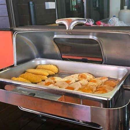 Rattana Beach Hotel Karon Ngoại thất bức ảnh