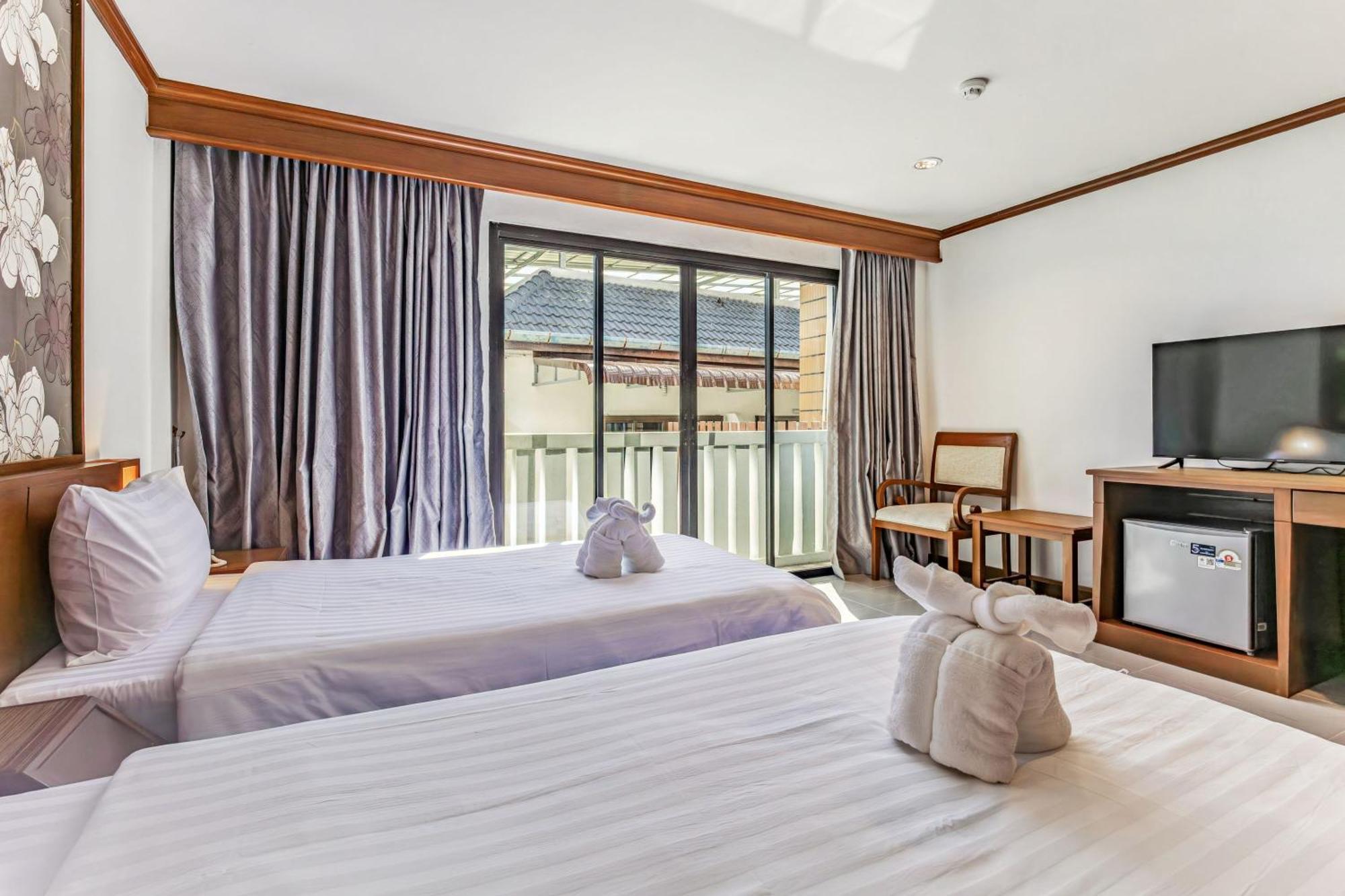 Rattana Beach Hotel Karon Ngoại thất bức ảnh