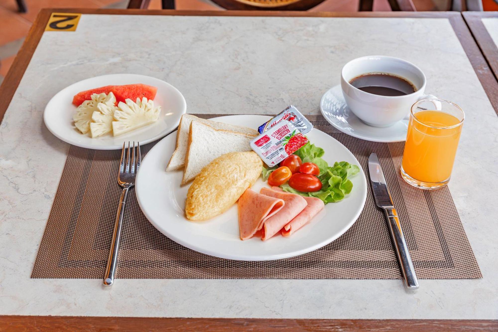 Rattana Beach Hotel Karon Ngoại thất bức ảnh