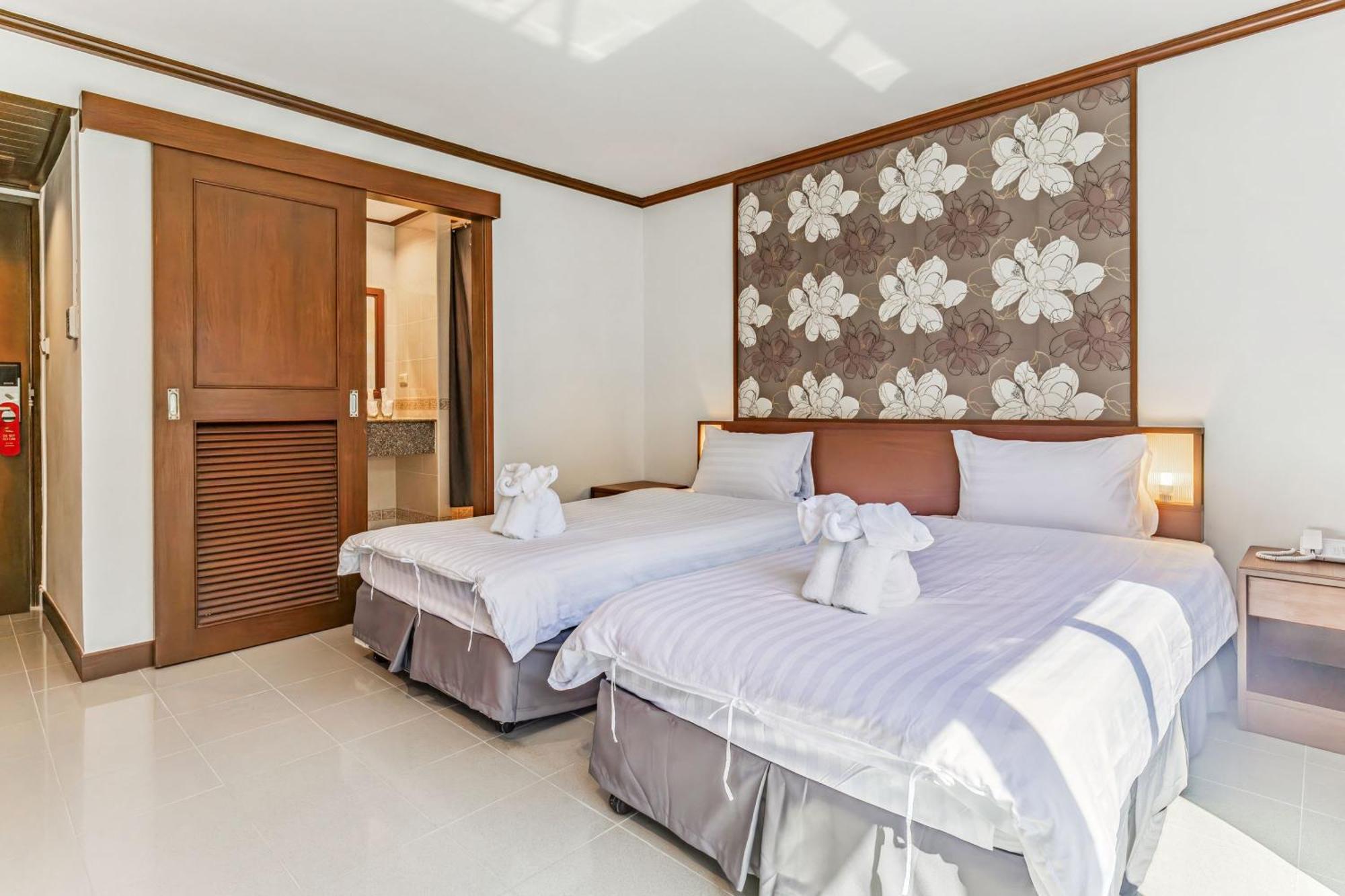 Rattana Beach Hotel Karon Ngoại thất bức ảnh