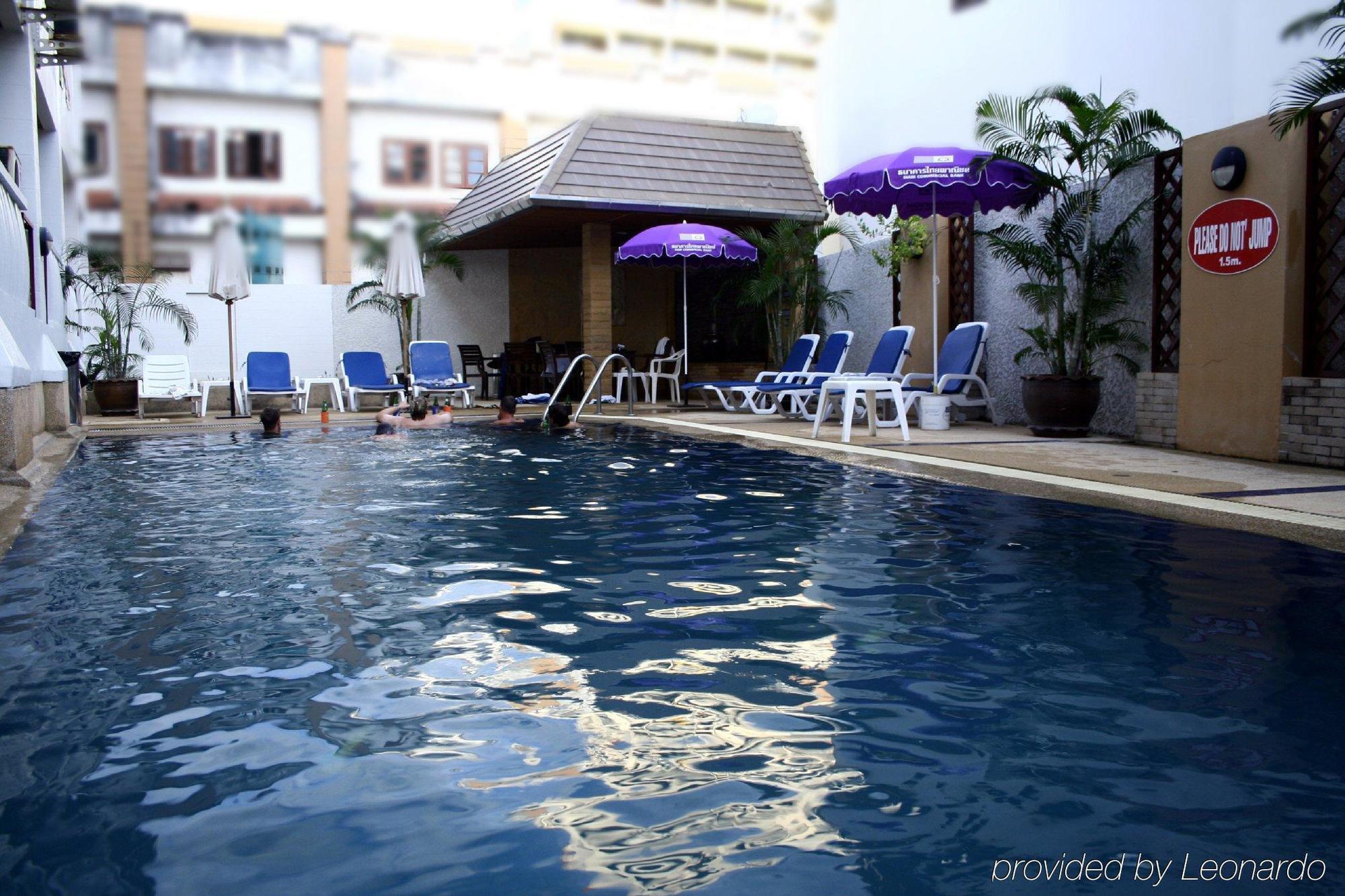 Rattana Beach Hotel Karon Ngoại thất bức ảnh