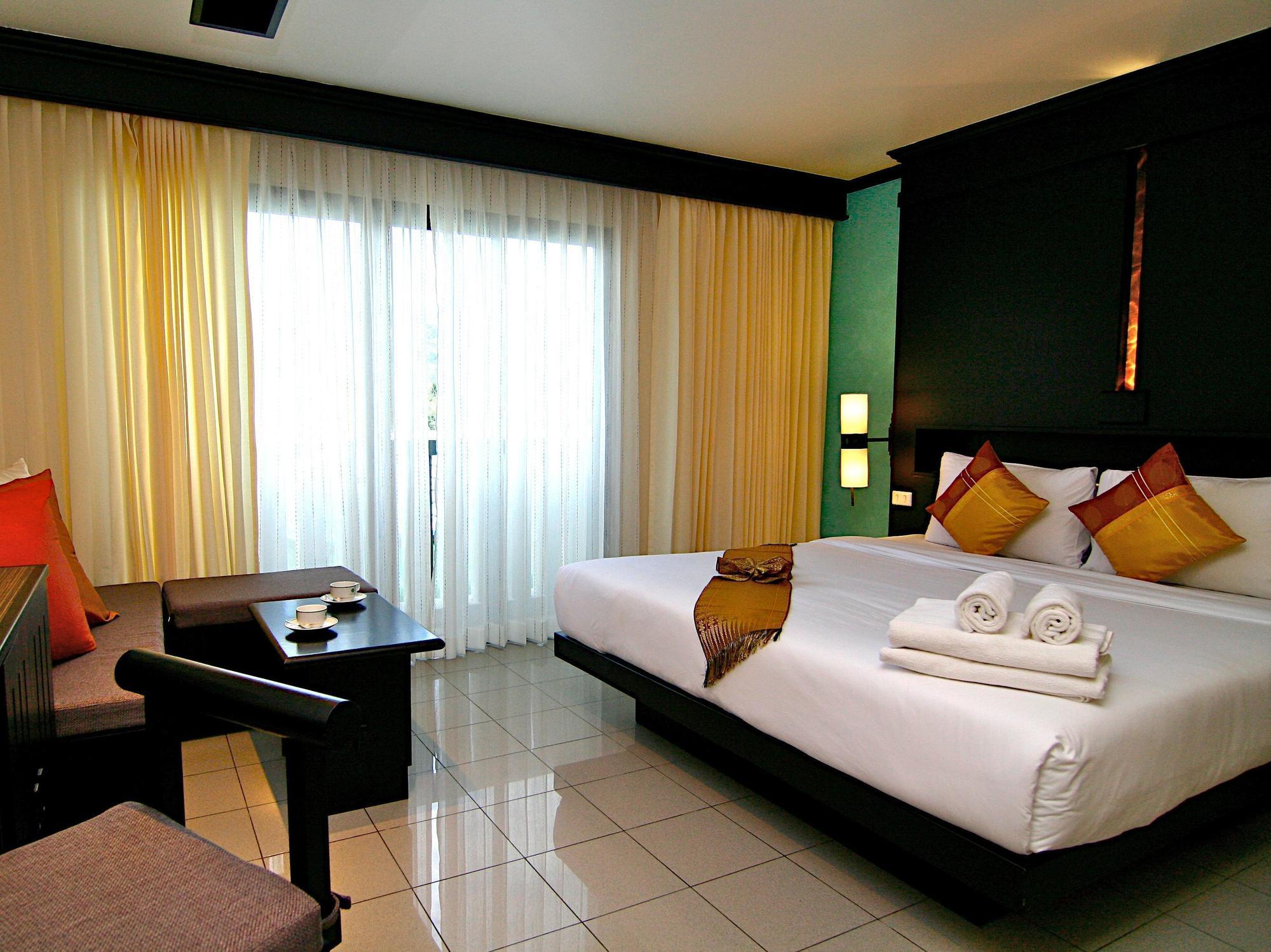 Rattana Beach Hotel Karon Ngoại thất bức ảnh