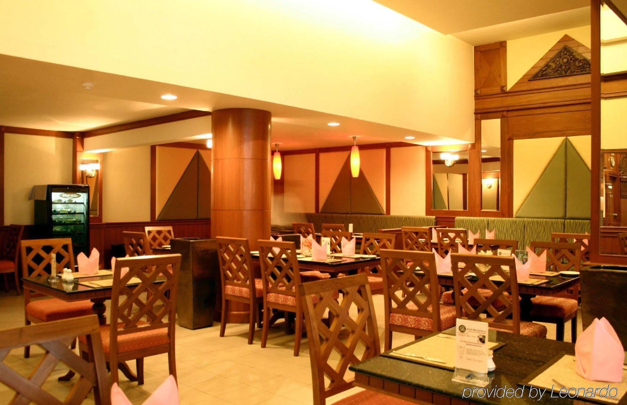 Rattana Beach Hotel Karon Ngoại thất bức ảnh
